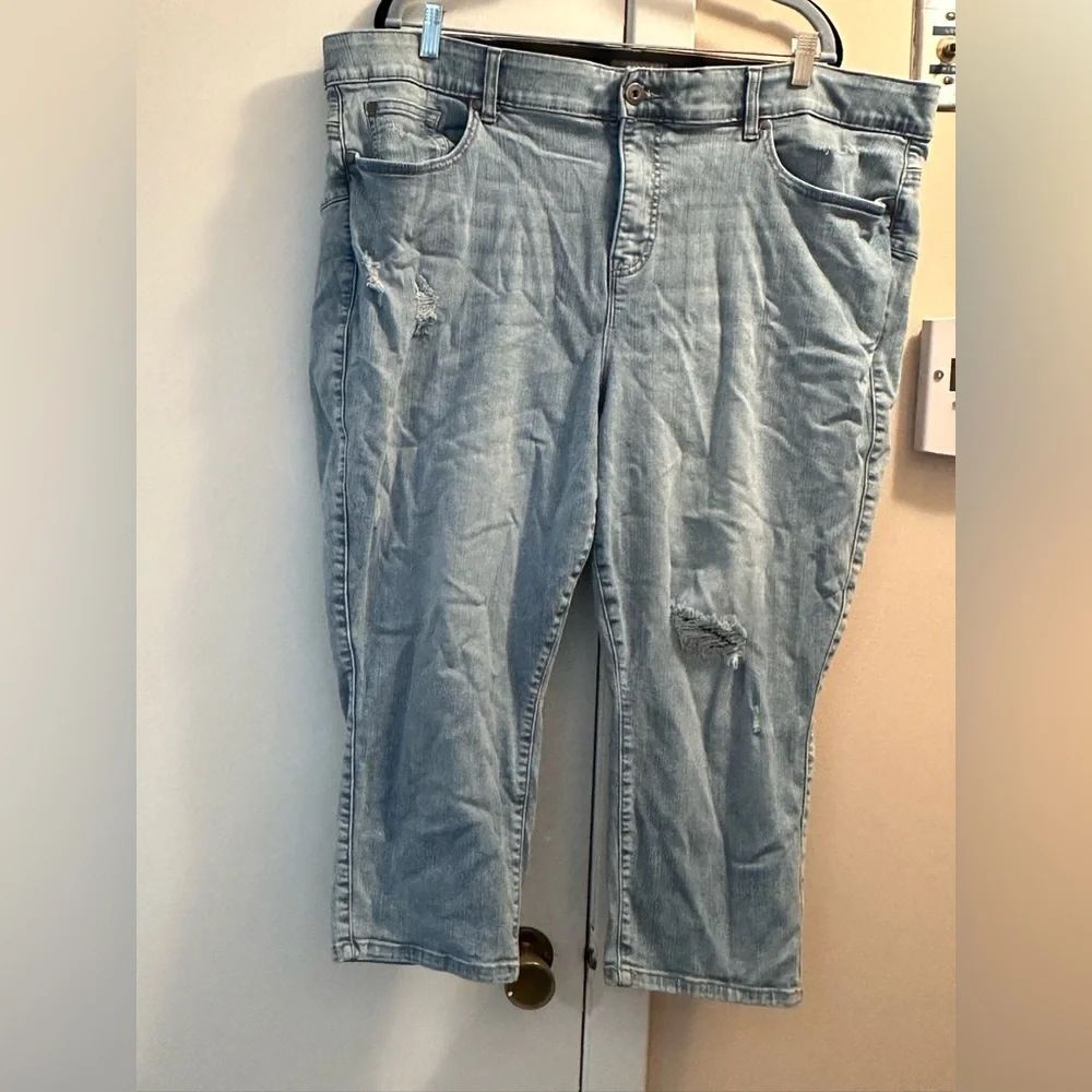 Torrid crop bombshell skinny jeans